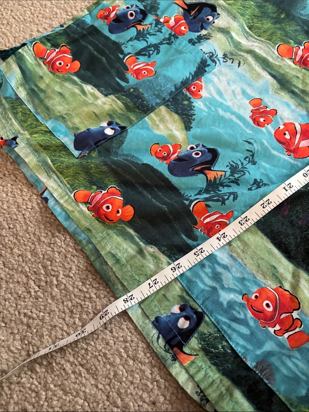 Disney Pixar Finding Nemo Print Scrub Top size XS - Picture 4 of 5
